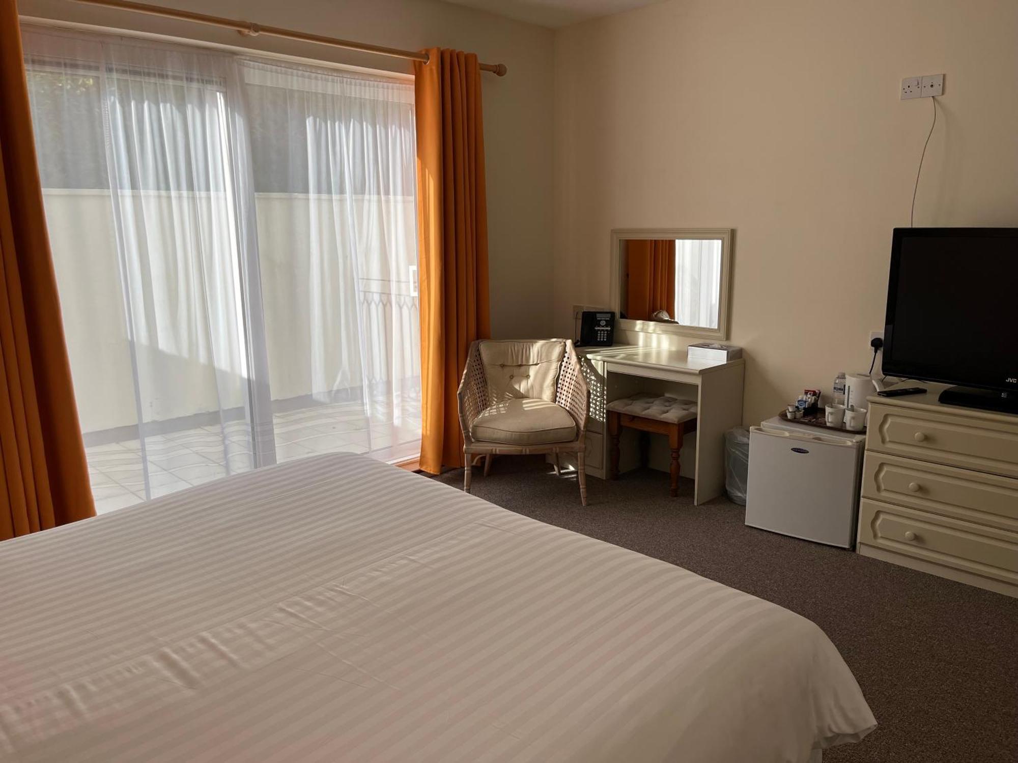The Prince Of Wales Hotel セント・オウエンズ エクステリア 写真